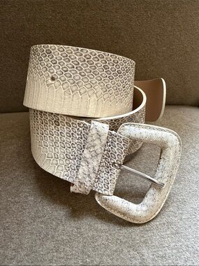 Furla cream embossed wide leather belt with Covered buckle Made in Italy 🇮🇹